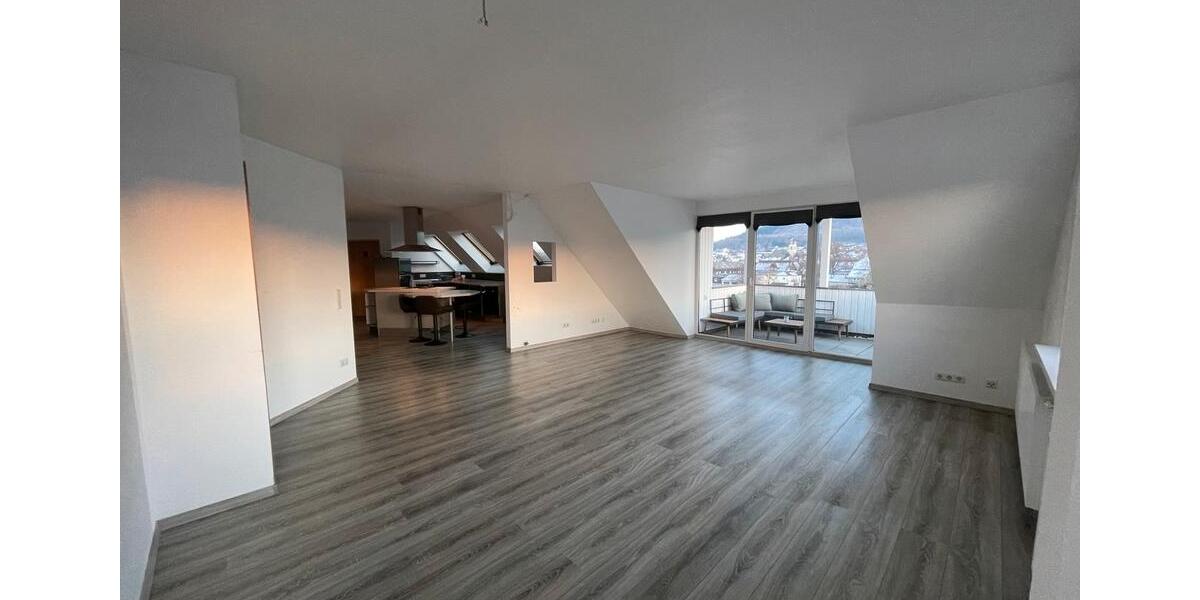 Dachgeschoßwohnung Haiger - 2 Zimmer, 100 m&sup2;, 1.250&euro; | Angebot:25233669