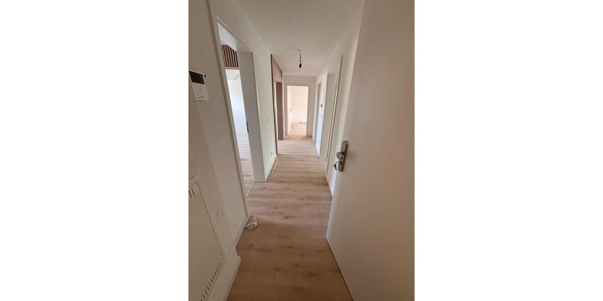 Dachgeschoßwohnung Allmersbach im Tal - 4 Zimmer, 75 m&sup2;, 1.100&euro; | Angebot:26383065