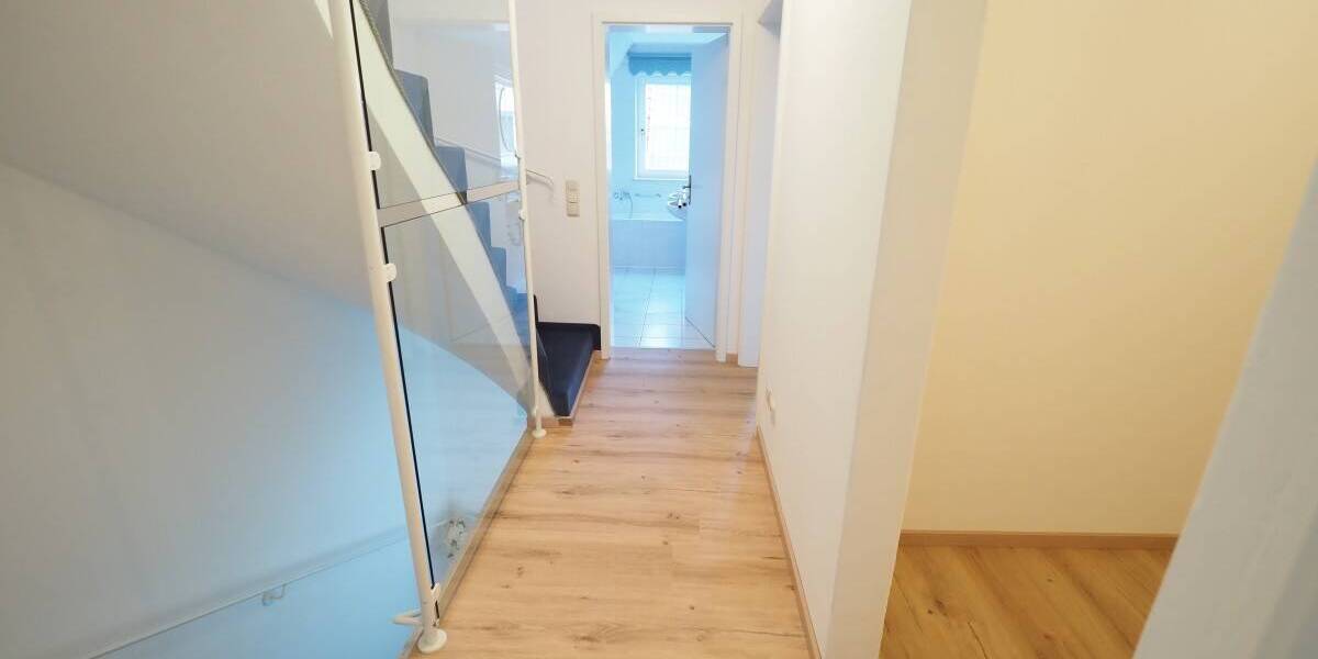 Reihenmittelhaus München Aubing-Lochhausen-Langwied - 4 Zimmer, 120 m&sup2;, 2.280&euro; | Angebot:26117909