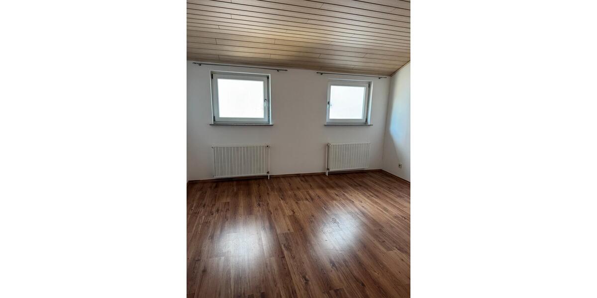 Etagenwohnung Seelbach - 3 Zimmer, 80 m&sup2;, 1.200&euro; | Angebot:26680573