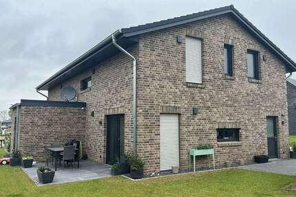 Haus Hemmoor - 3 Zimmer, 101 m&sup2;, 1.200&euro; | Angebot:27069333