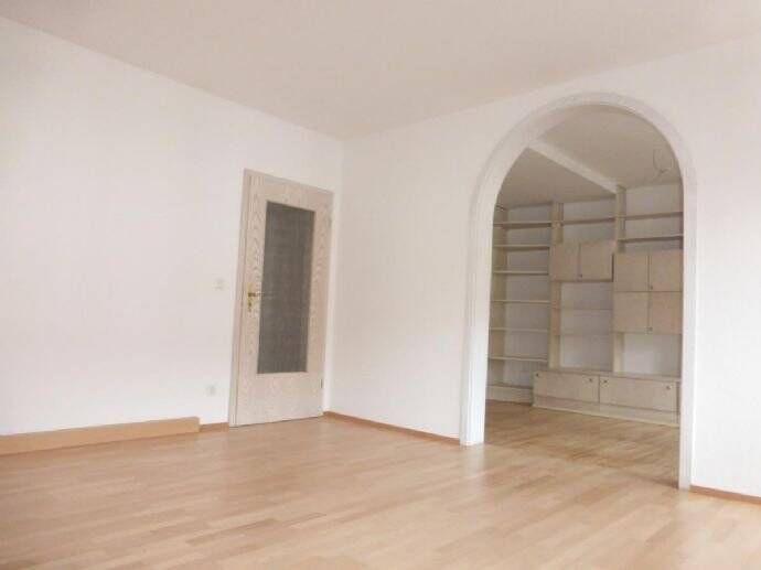 Etagenwohnung Nürnberg Lorenz - 3 Zimmer, 127 m&sup2;, 850&euro; | Angebot:25695941