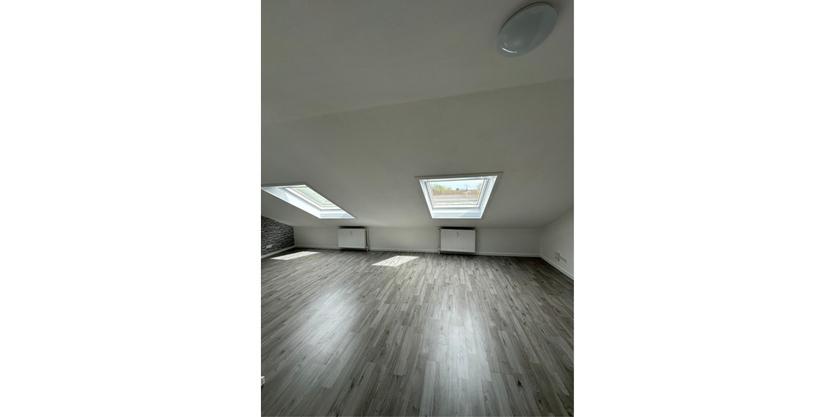 Dachgeschoßwohnung Rülzheim - 2 Zimmer, 53 m&sup2;, 900&euro; | Angebot:25870800