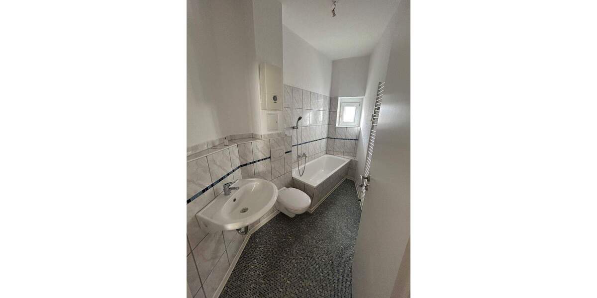 Etagenwohnung Plauen Stadtmitte - 3 Zimmer, 68 m&sup2;, 375&euro; | Angebot:26155802