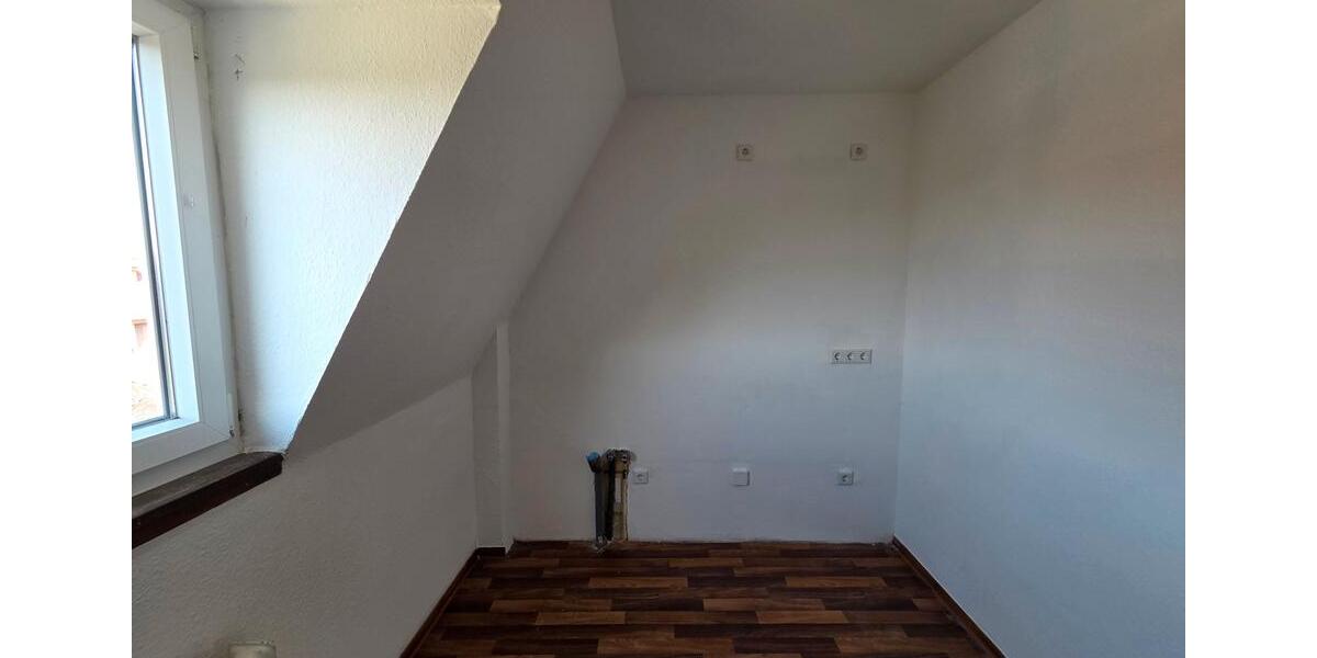 Dachgeschoßwohnung Emden Rysumer Landstraße - 4 Zimmer, 68 m&sup2;, 455&euro; | Angebot:26439762