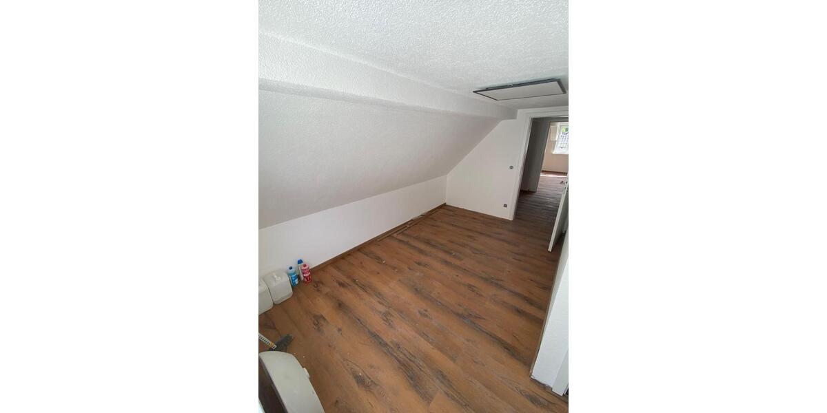 Dachgeschosswohnung ca 48 m2 mit Einbauküche 2 zimmer