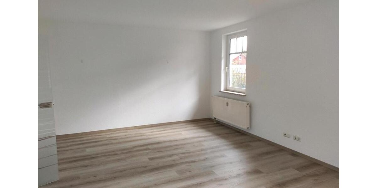 3 Zimmer Wohnung,2 Schlafzimmer, Bad, Gäste WC, Parkplatz 3 zimmer