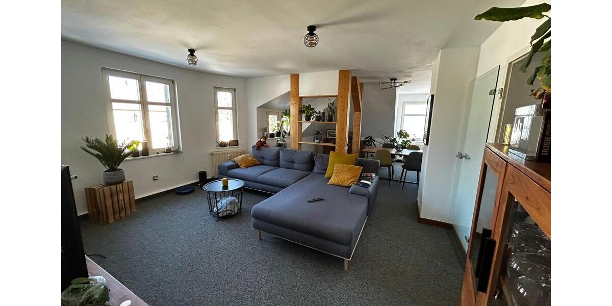 Dachgeschoßwohnung Oelsnitz (Erzgebirge) - 2.5 Zimmer, 70 m&sup2;, 430&euro; | Angebot:25056540