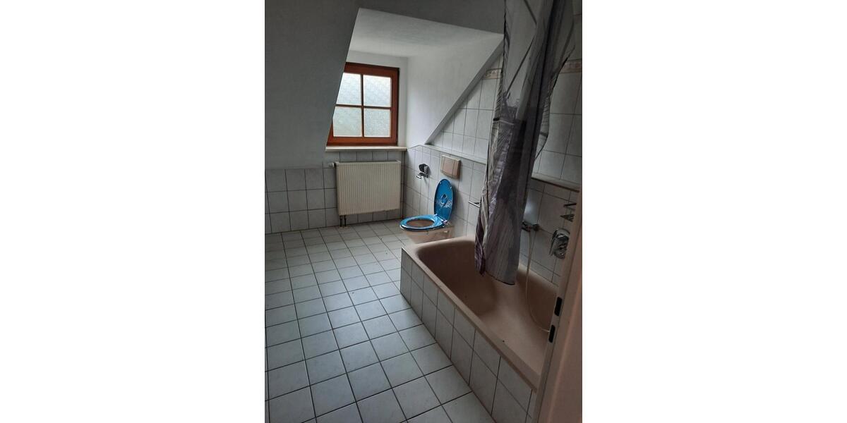 Dachgeschoßwohnung Ansbach - 3 Zimmer, 78 m&sup2;, 640&euro; | Angebot:24816645