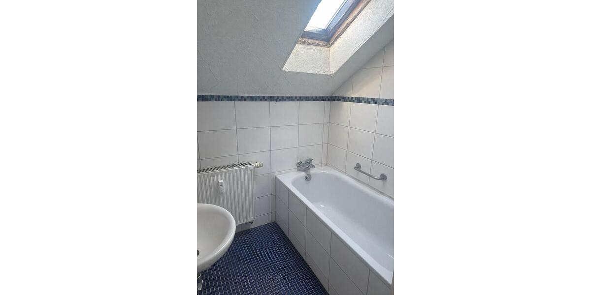 Dachgeschoßwohnung Remseck am Neckar - 3 Zimmer, 65 m&sup2;, 800&euro; | Angebot:26705330