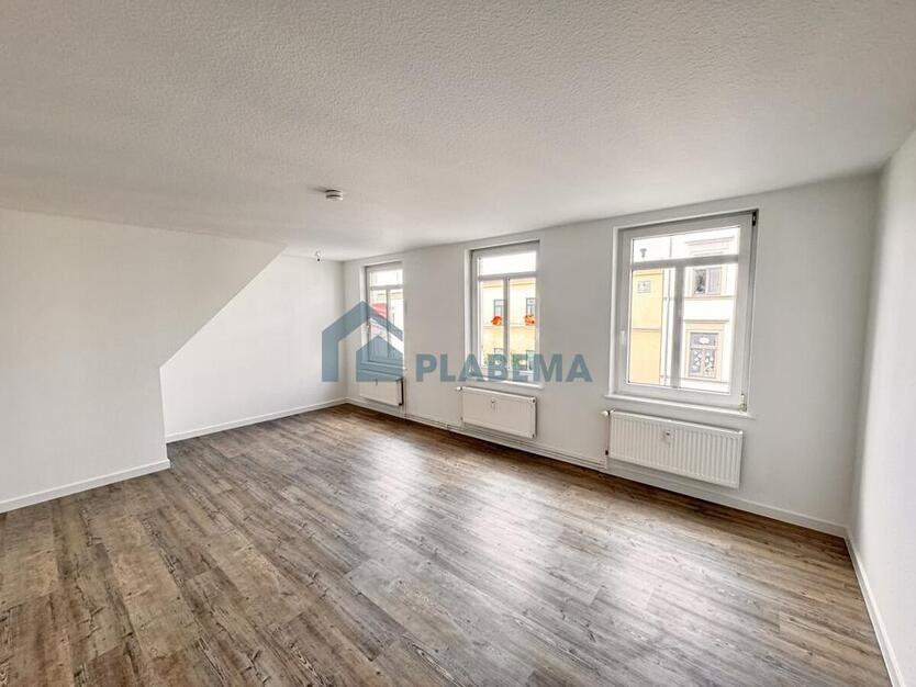 4 Zimmer- Wohnung, Erstbezug nach Komplettsanierung, neue Einbauküche