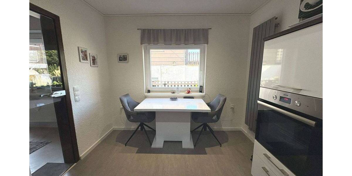 Etagenwohnung Linden Großen-Linden - 3 Zimmer, 120 m&sup2;, 1.200&euro; | Angebot:26723929