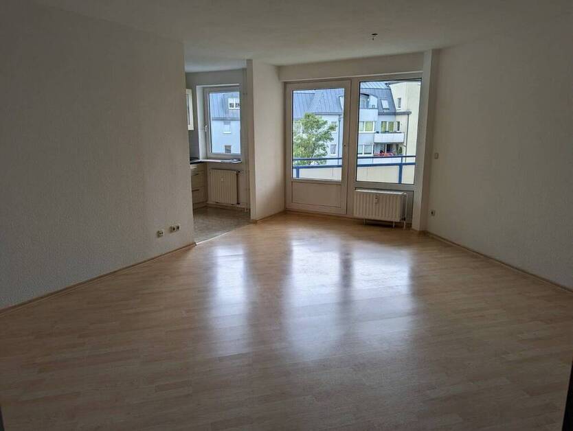 3 Zimmer Wohnung, 3. OG mit Aufzug - Tiefgarage - Balkon - Gäste WC