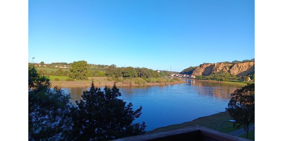 Wohnen mit Weitblick: Lichtdurchflutete 4,5-Raum-Dachgeschosswohnung mit Balkon in 01612 Dießbar-Seußlitz 4.5 zimmer