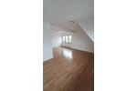 2 Zimmer Wohnung - Erstbezug nach umfassender Renovierung zimmer