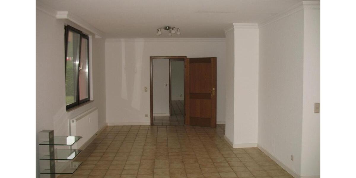 WG-Vermietung: Gepflegte, große Erdgeschoss Wohnung mit eigenem Garten 1 zimmer