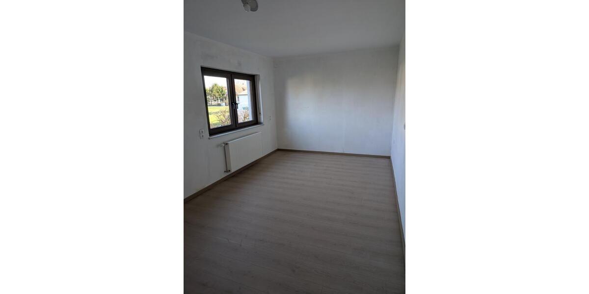 Etagenwohnung Frankenberg (Eder) - 4 Zimmer, 120 m&sup2;, 850&euro; | Angebot:25837986