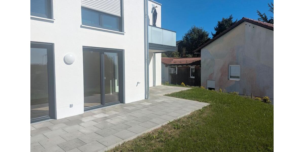 Erdgeschoßwohnung Deggendorf - 3 Zimmer, 86 m&sup2;, 1.035&euro; | Angebot:26632544