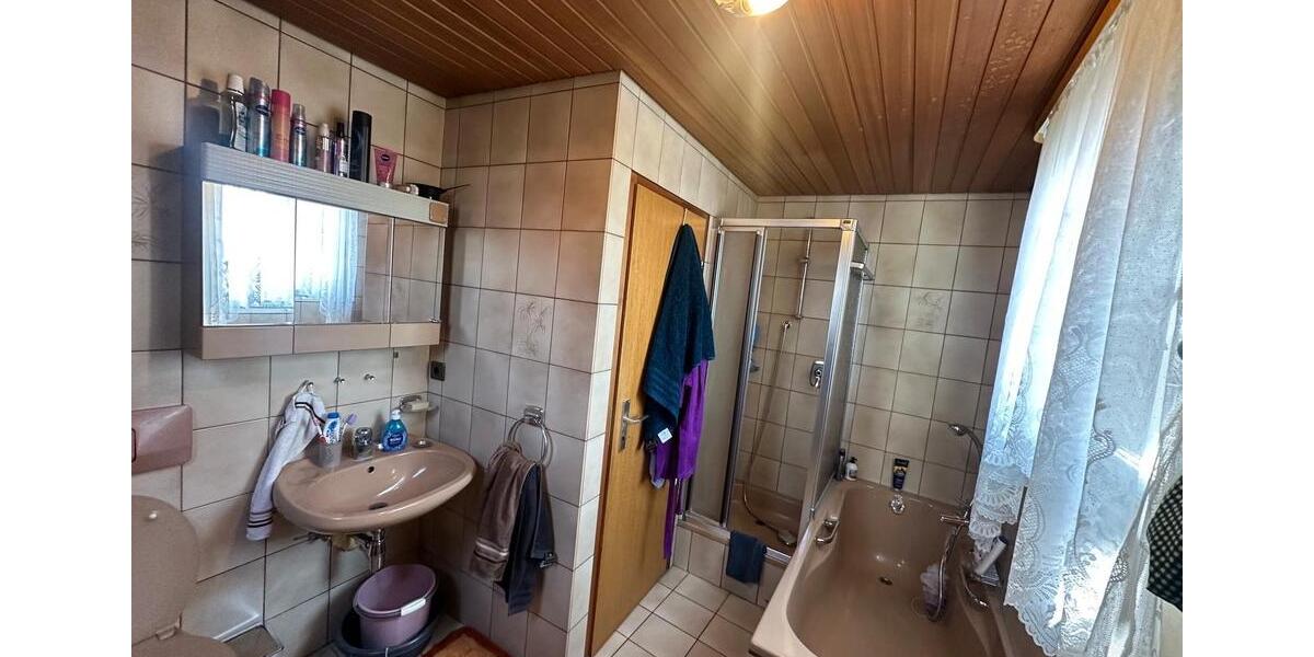 Dachgeschoßwohnung Rheinhausen - 3 Zimmer, 75 m&sup2;, 1.200&euro; | Angebot:25933811
