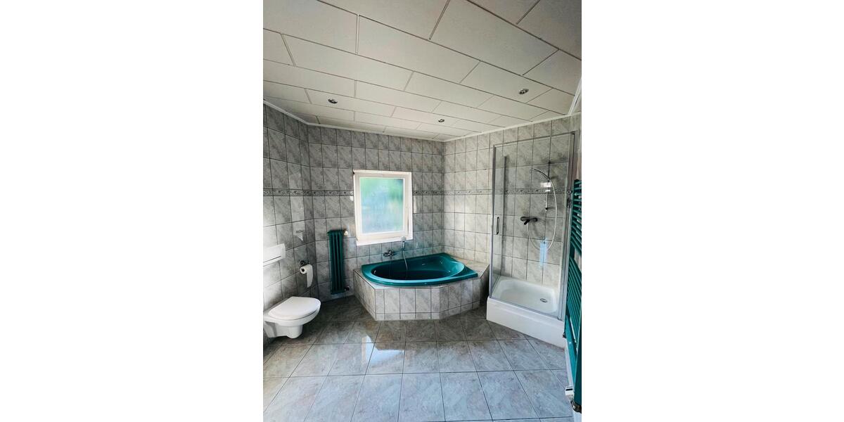 Etagenwohnung Bad Tabarz - 3 Zimmer, 113 m&sup2;, 820&euro; | Angebot:25432772