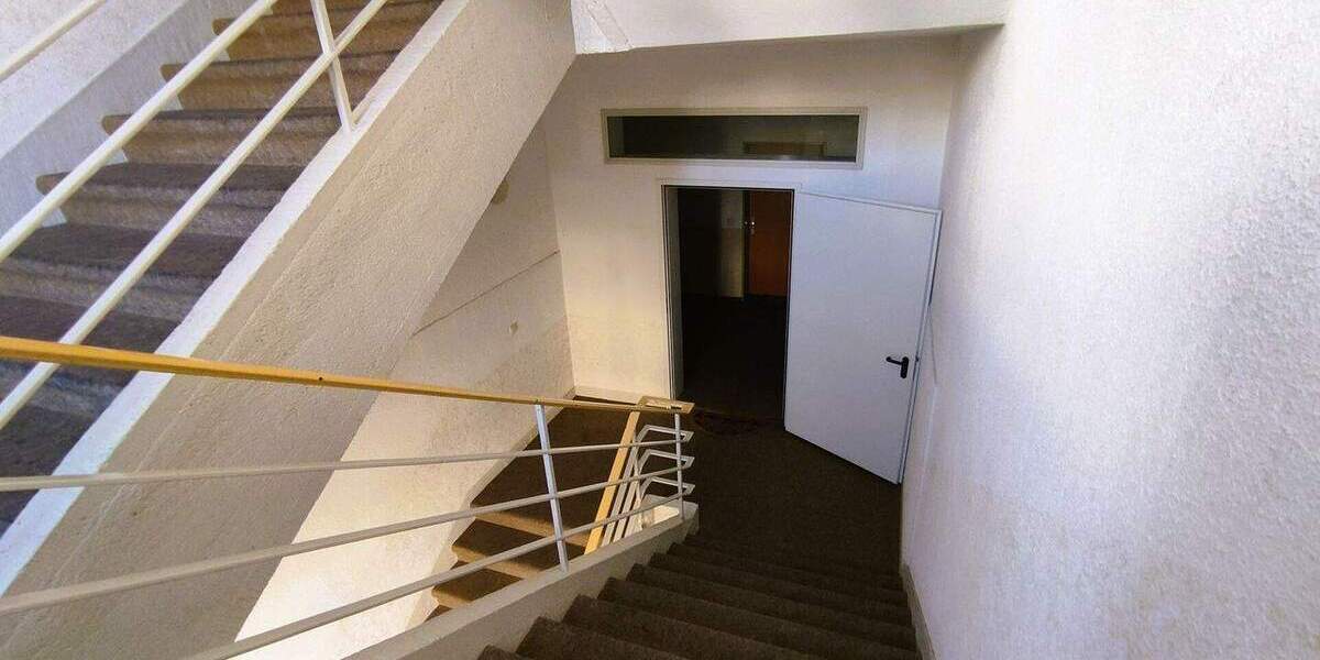 Etagenwohnung Bitterfeld Wolfen - 2 Zimmer, 65 m&sup2;, 455&euro; | Angebot:25704656