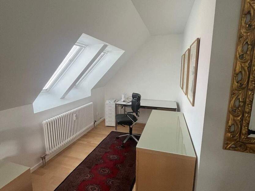 SOFORT VERFÜGBAR - Traumhafte Lage am Wöhrder See! Renovierte 2 Zimmer Dachgeschoss-Wohnung