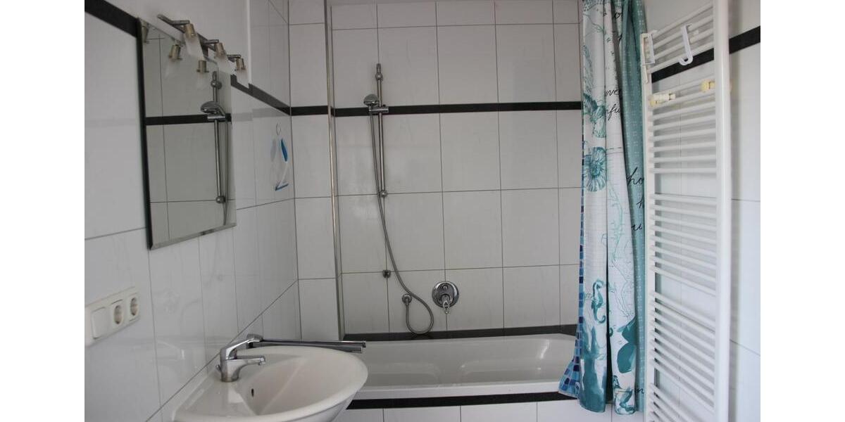 Einfamilienhaus Walluf - 5 Zimmer, 200 m&sup2;, 2.400&euro; | Angebot:25127340