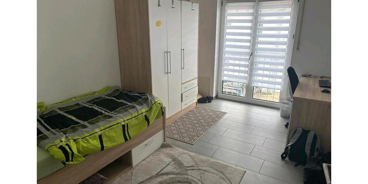 Etagenwohnung Weidenbach - 4 Zimmer, 16 m&sup2;, 320&euro; | Angebot:26648170