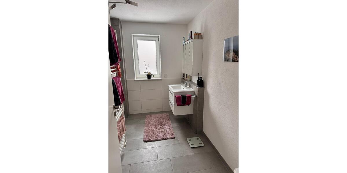 Roßtal: Moderne, neuwertige 2-Zimmer Wohnung in S-Bahn Nähe 2 zimmer