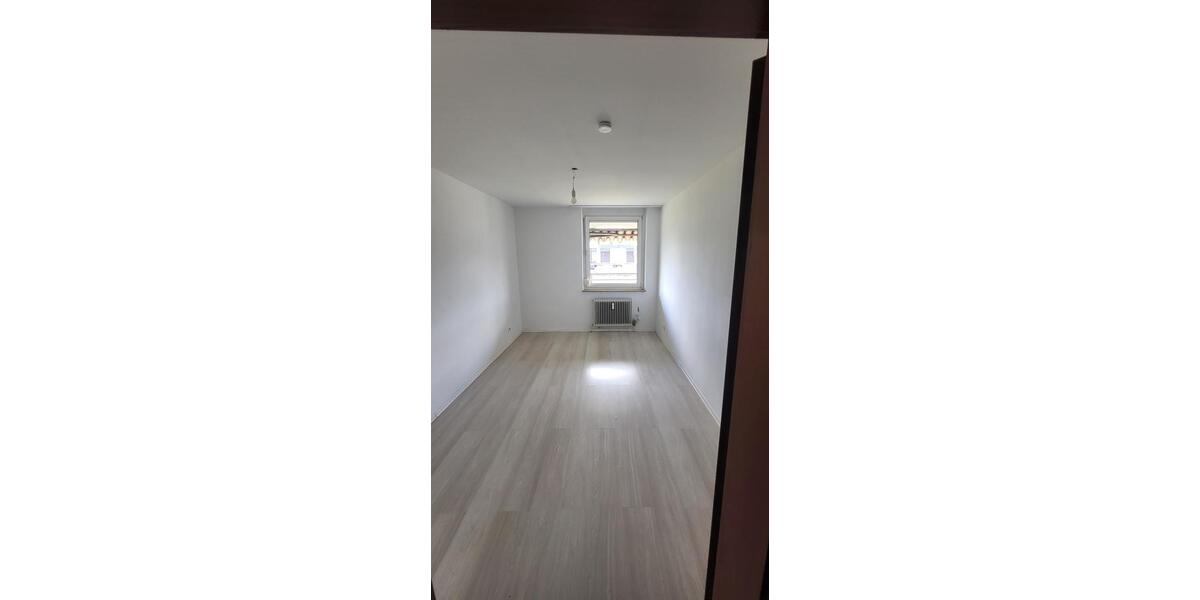 Wohnen auf Zeit Reutlingen Altenburg - 4 Zimmer, 98 m&sup2;, 1.200&euro; | Angebot:25640221