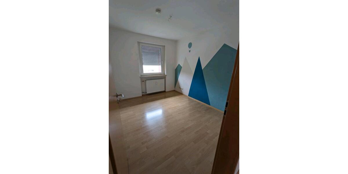 Helle 3 Zimmer Wohnung mit Balkon in ruhiger Lage zu vermieten 3 zimmer