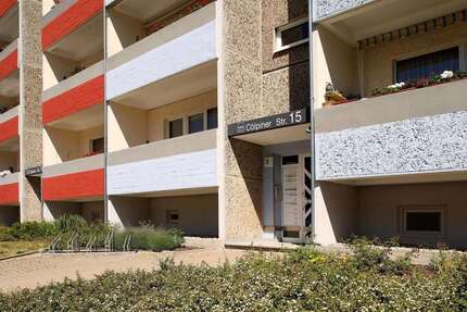 Wohnung Neubrandenburg Ihlenfelder Vorstadt - 3 Zimmer, 63 m&sup2;, 314&euro; | Angebot:26739252
