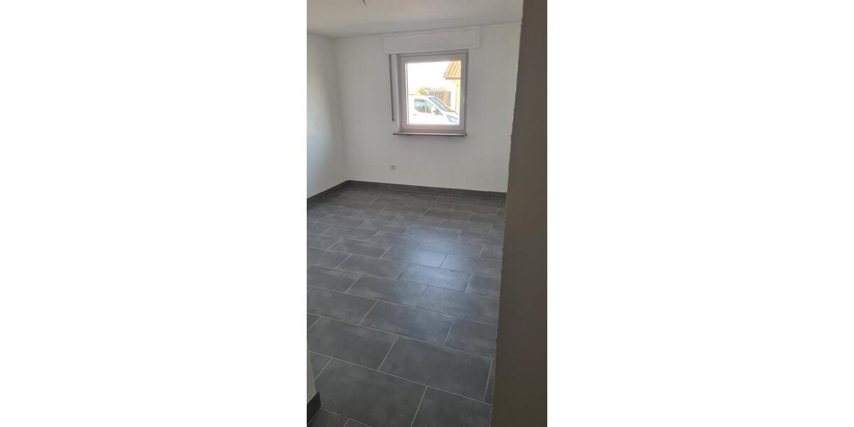Erdgeschoßwohnung Trossingen - 4.5 Zimmer, 100 m&sup2;, 1.090&euro; | Angebot:24641629