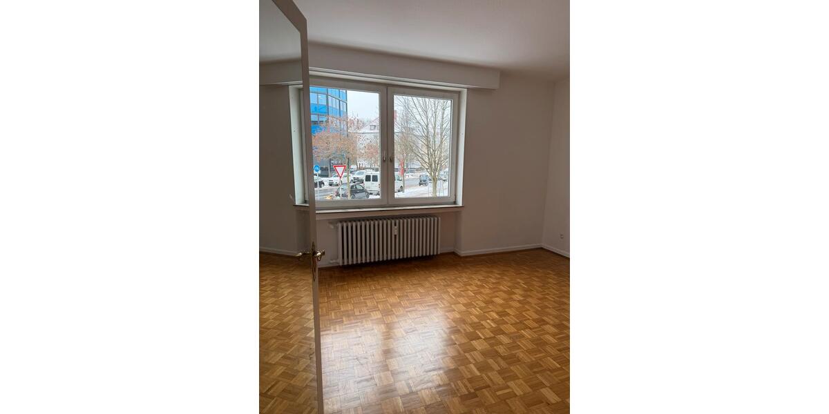 Erdgeschoßwohnung Hameln - 3.5 Zimmer, 133 m&sup2;, 1.600&euro; | Angebot:24804008