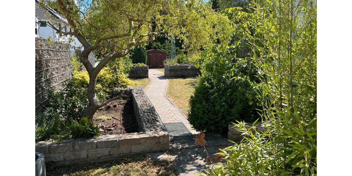 Einfamilienhaus Weiden in der Oberpfalz - 6 Zimmer, 150 m&sup2;, 1.300&euro; | Angebot:25977753