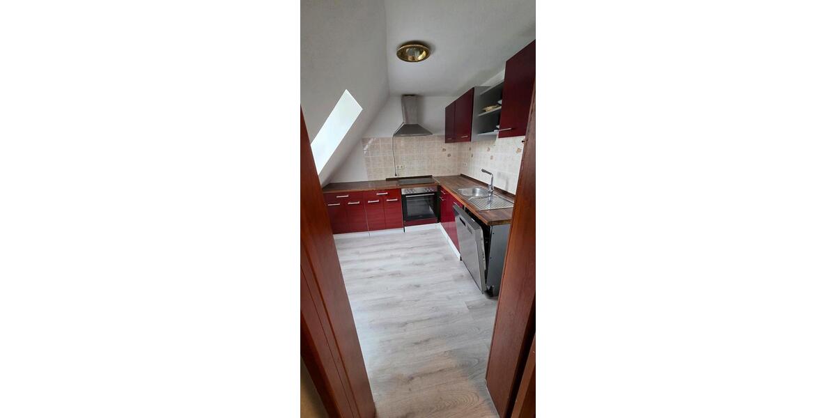 Dachgeschoßwohnung Tuttlingen - 4 Zimmer, 80 m&sup2;, 900&euro; | Angebot:26124263