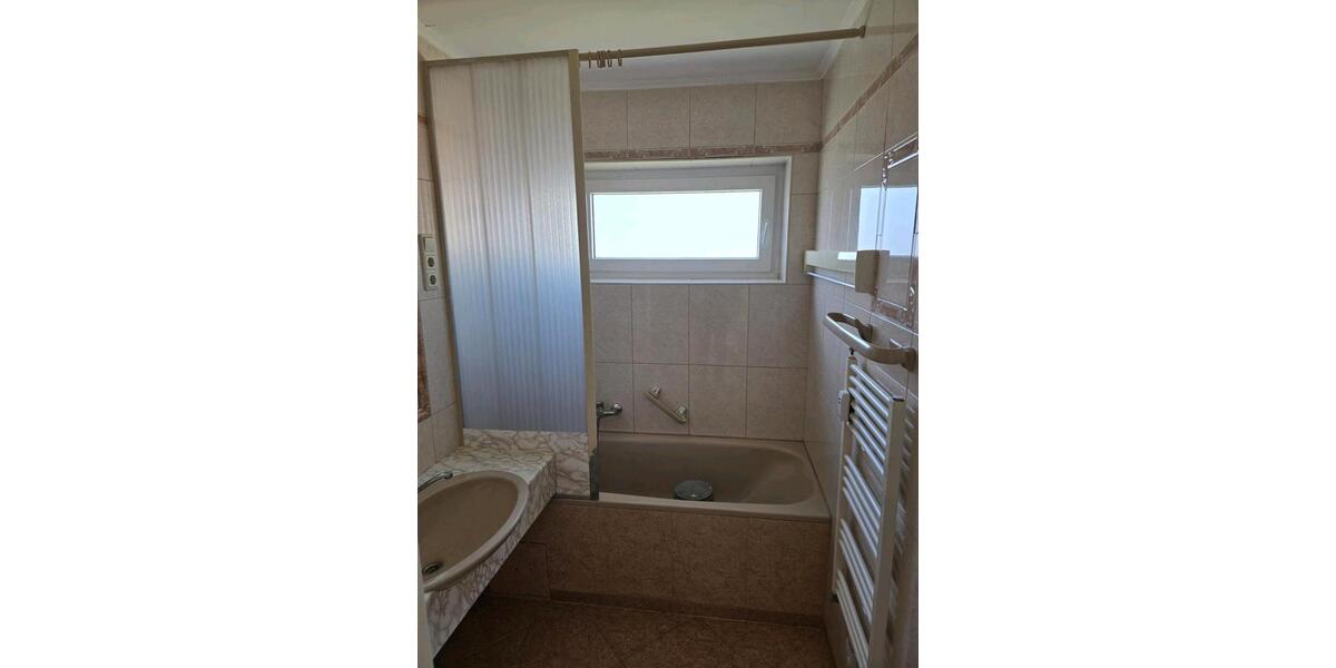 Etagenwohnung Detmold - 4 Zimmer, 85 m&sup2;, 670&euro; | Angebot:26049800