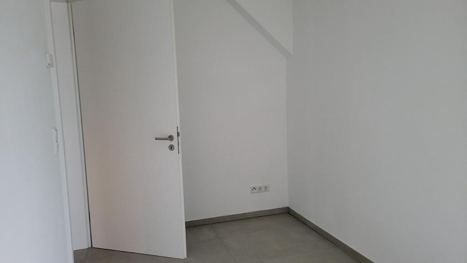 Dachgeschoßwohnung Sinn - 3 Zimmer, 85 m&sup2;, 1.100&euro; | Angebot:25540491