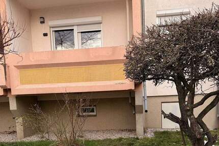 neu sanierte 3 Raumwohnung mit Balkon 3 zimmer