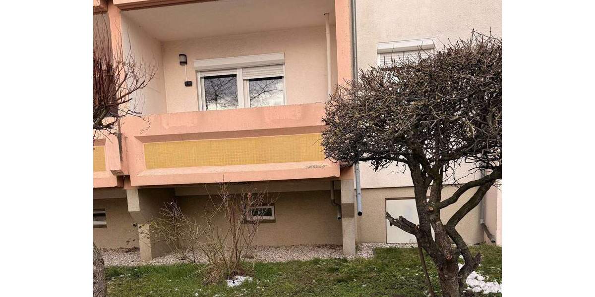 neu sanierte 3 Raumwohnung mit Balkon 3 zimmer