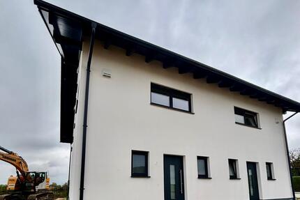 Attraktive Doppelhaushälfte in Top-Lage – komfortables Wohnen auf drei Etagen zimmer