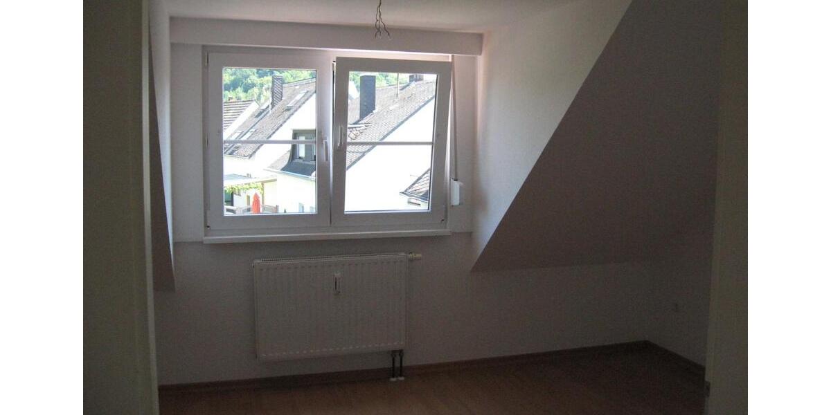 Dachgeschoßwohnung Waldrach - 3 Zimmer, 65 m&sup2;, 560&euro; | Angebot:26536469