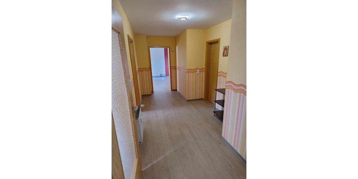 Dachgeschoßwohnung Irmenach - 3 Zimmer, 96 m&sup2;, 500&euro; | Angebot:25873815