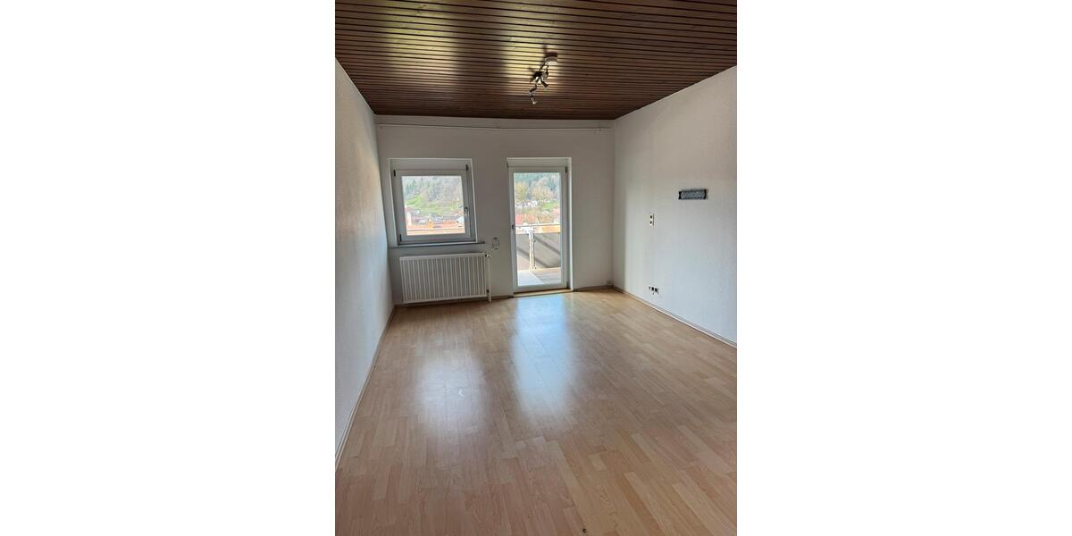 Etagenwohnung Seelbach - 3 Zimmer, 80 m&sup2;, 1.200&euro; | Angebot:26680573