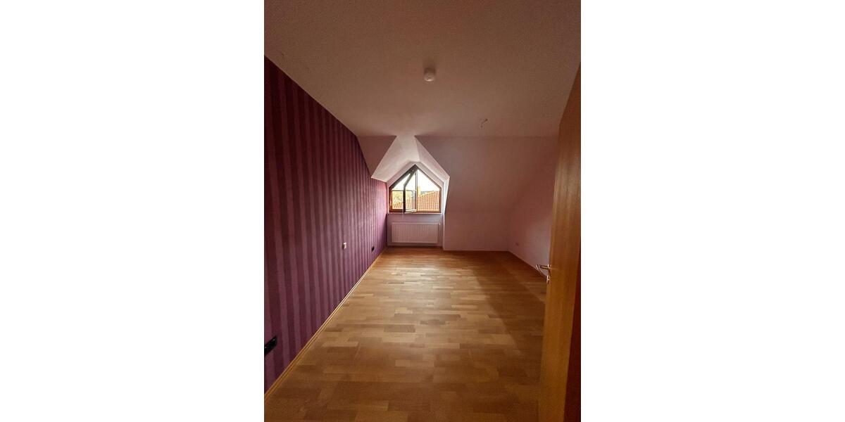 Dachgeschoßwohnung Bad Arolsen - 2 Zimmer, 70 m&sup2;, 600&euro; | Angebot:26010375