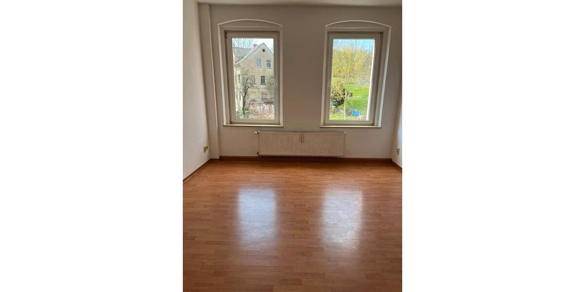 Etagenwohnung Crimmitschau - 4 Zimmer, 105 m&sup2;, 650&euro; | Angebot:25962394