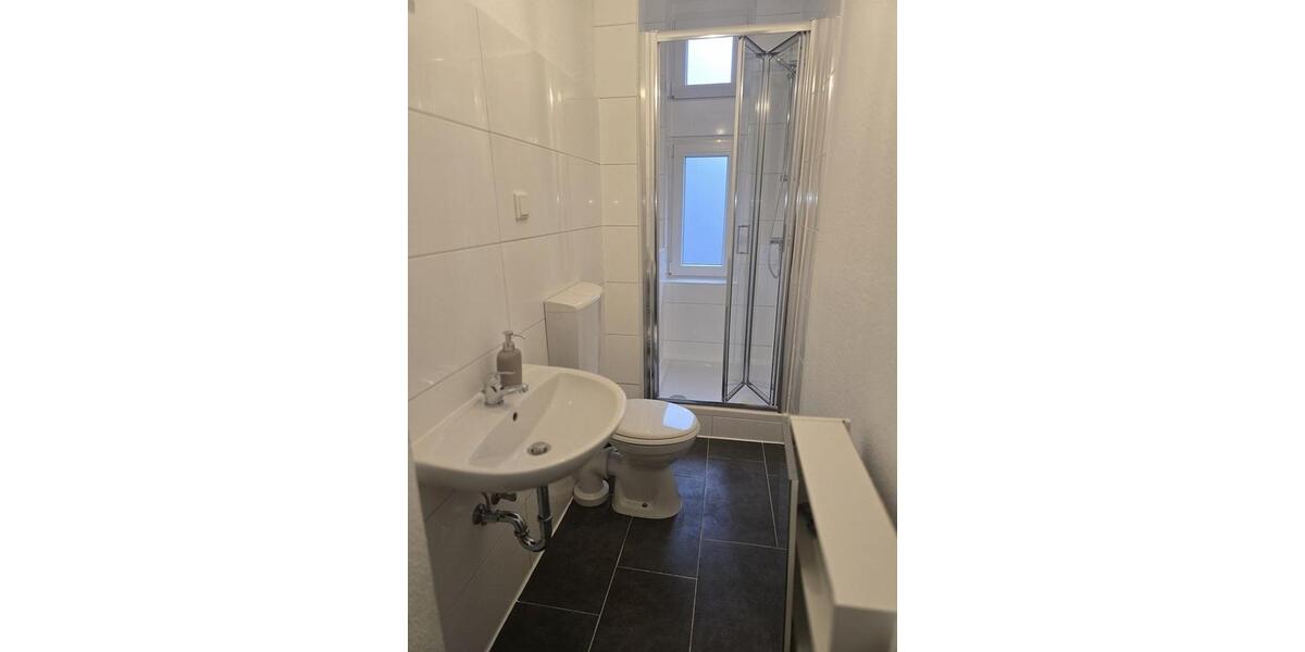 Zimmer mit Balkon in 3er WG | möbliert und renoviert | Stadtmitte direkt am Paulusanger 1 zimmer