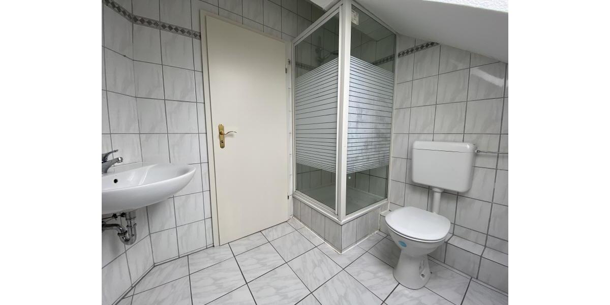 Dachgeschoßwohnung Nordenham - 3 Zimmer, 63 m&sup2;, 450&euro; | Angebot:24983534