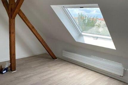 WG Zimmer 3er WG mit Balkon direkt am Bahnhof 1 zimmer