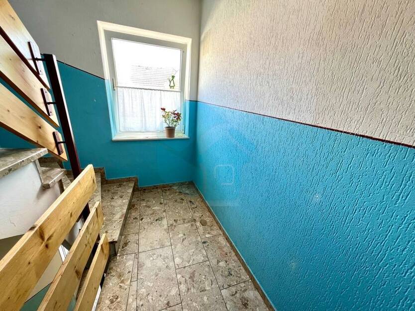 Schöne 4-ZKB-Dachgeschoss-Wohnung in Butzbach-Pohl-Göns! (Bitte sonstige Angaben beachten)